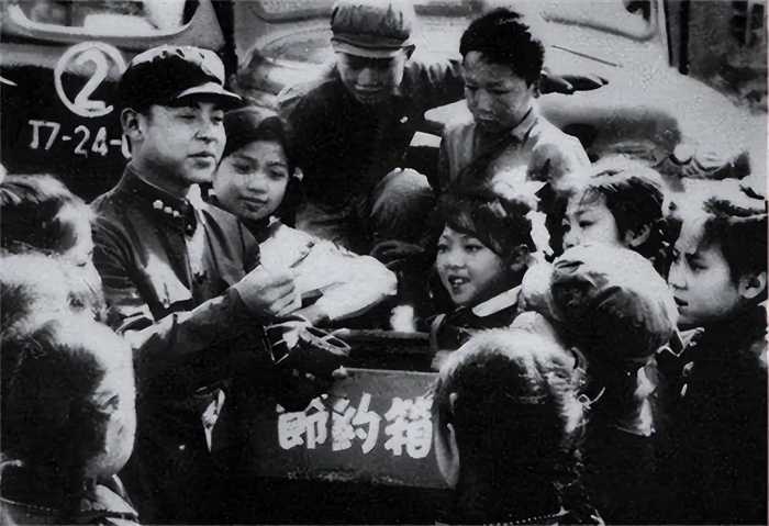 1962年雷锋因公牺牲，40年后鉴定人披露事故发生细节，让人心疼