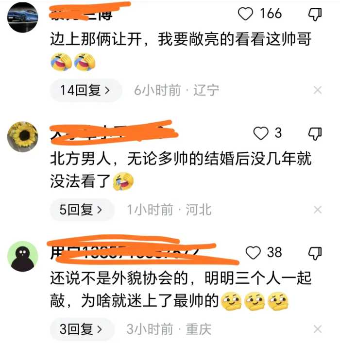 绝了！河北一打鼓小哥哥因颜值高而走红，长相酷似一位男明星